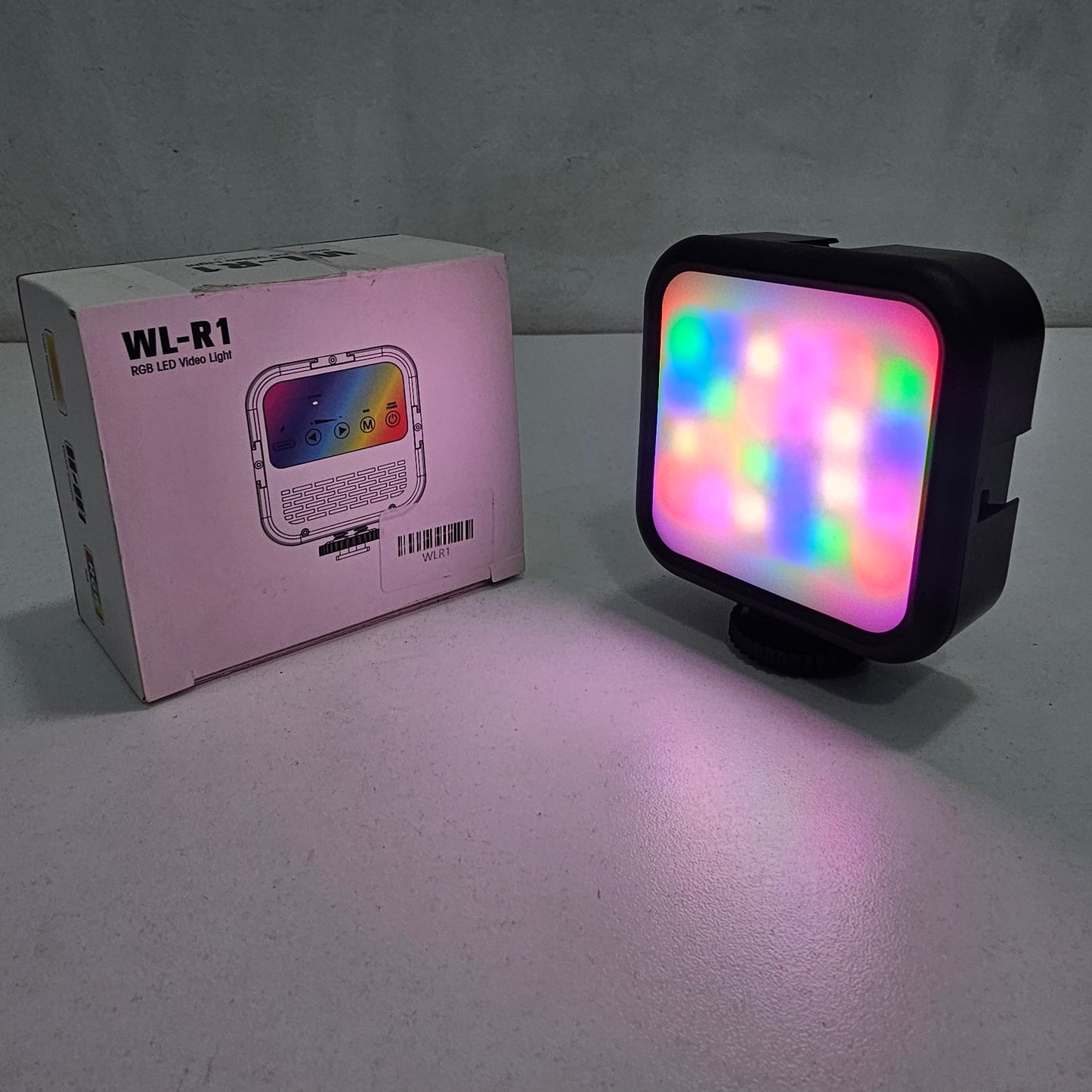 Led rgb wl-r1 إضاءة ذكية متعددة ألوان و تأثيرات قابلة لإعادة الشحن
