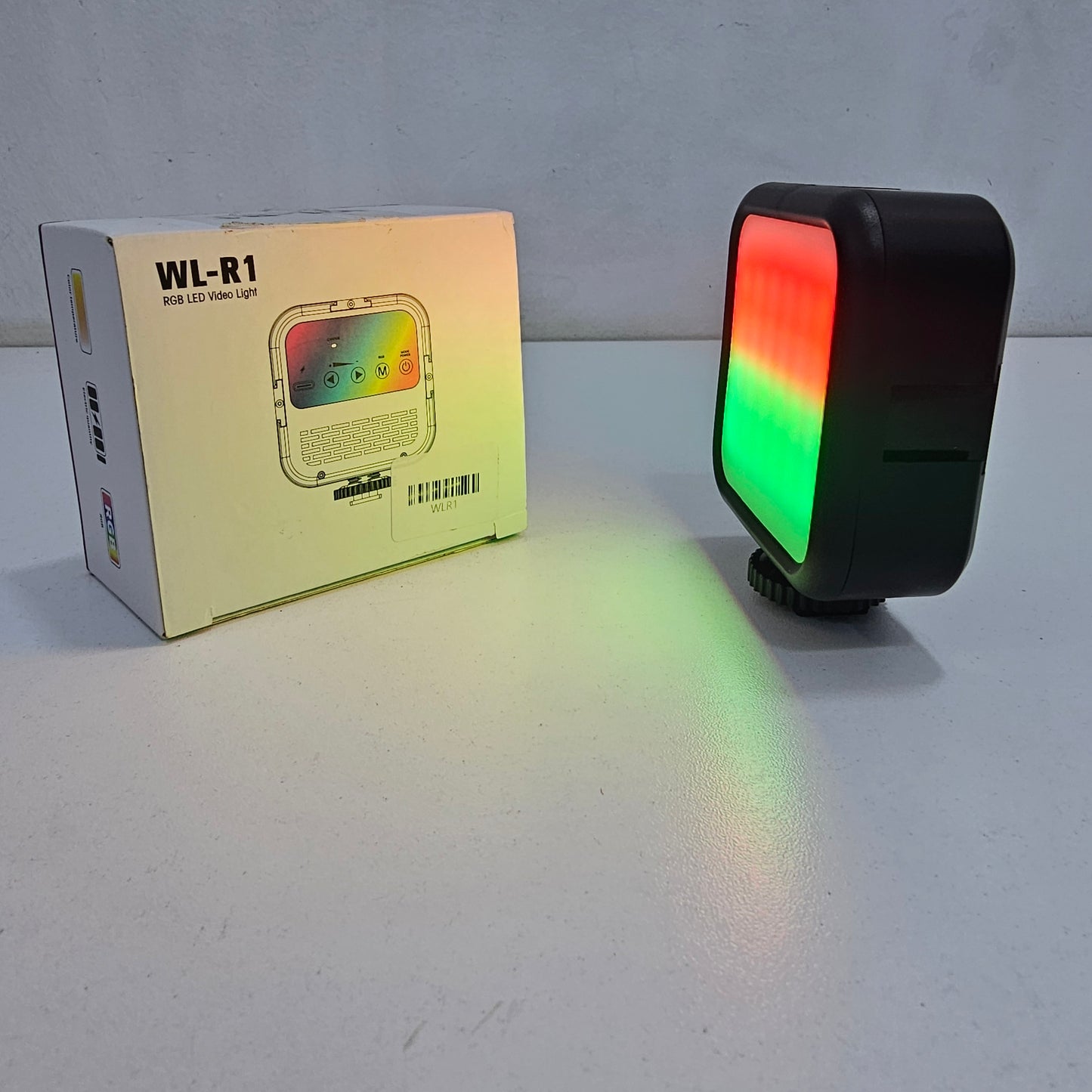 Led rgb wl-r1 إضاءة ذكية متعددة ألوان و تأثيرات قابلة لإعادة الشحن