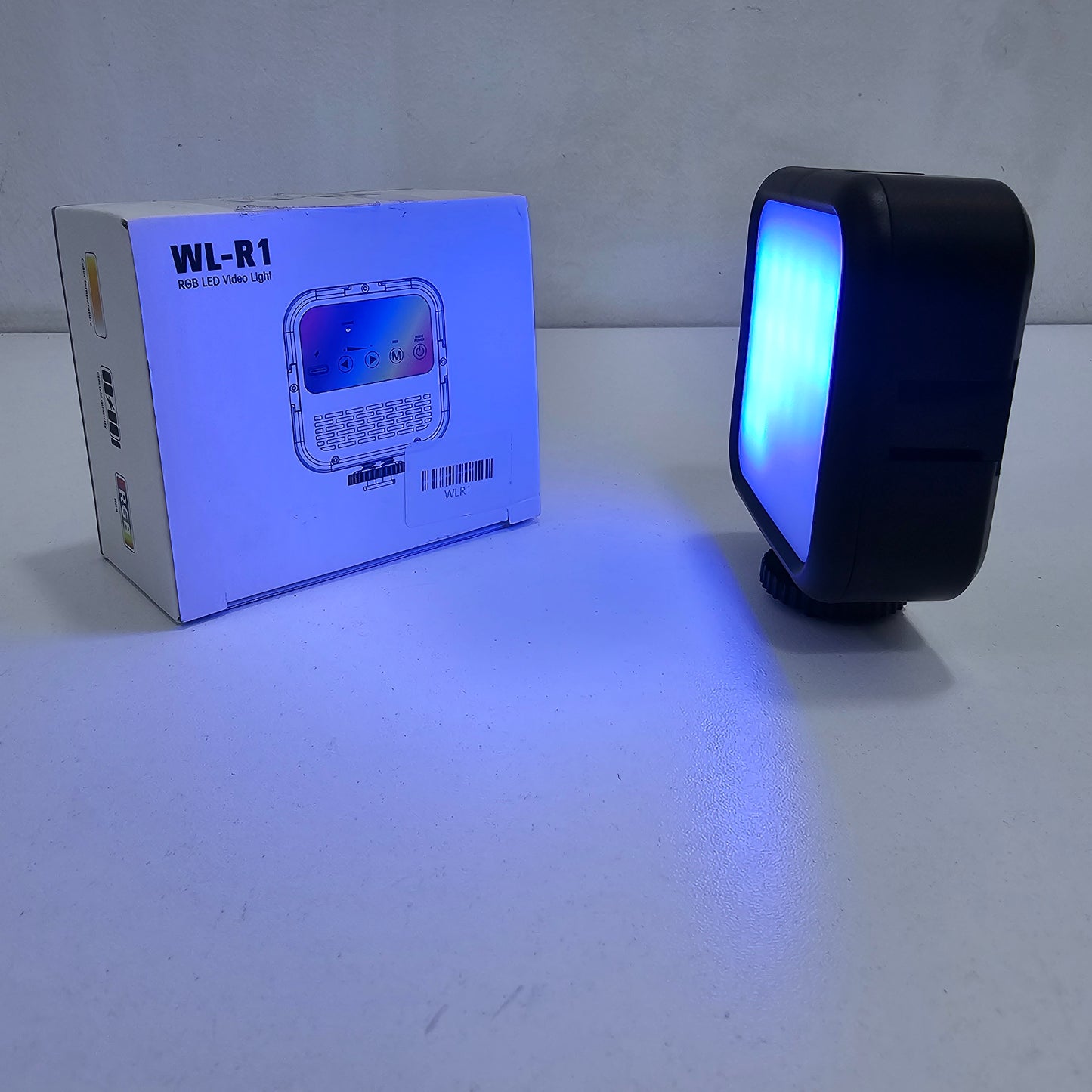 Led rgb wl-r1 إضاءة ذكية متعددة ألوان و تأثيرات قابلة لإعادة الشحن