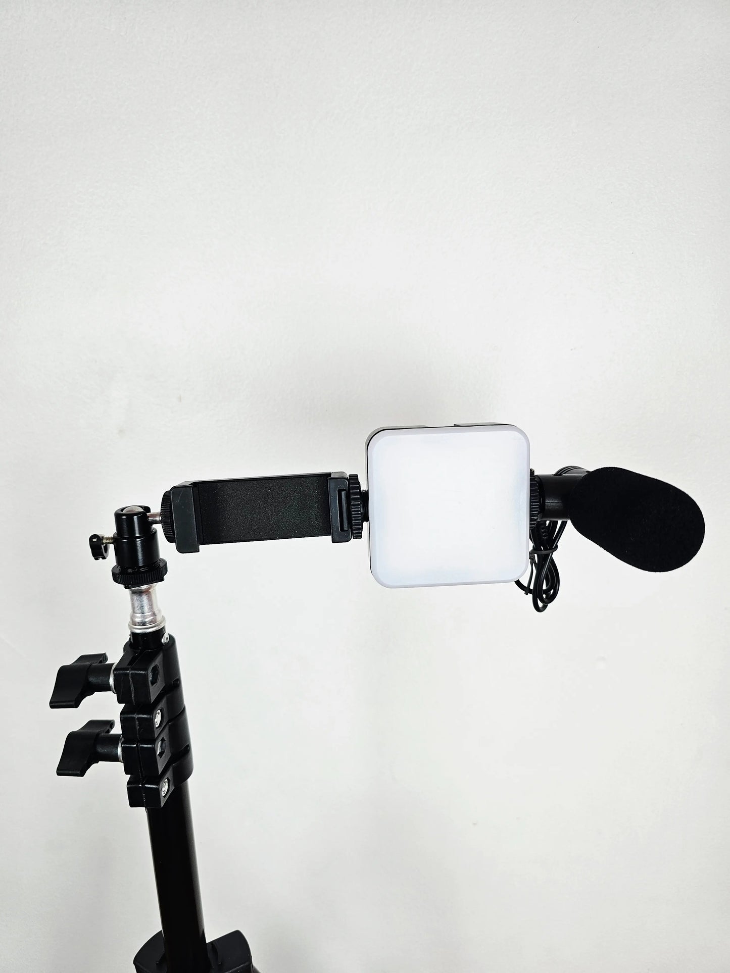 Pack creator 2 📢 تريبود بطول 2 متر + إضاءة +ميكروفون +ريموت بلوتوث + تريبود مجاني