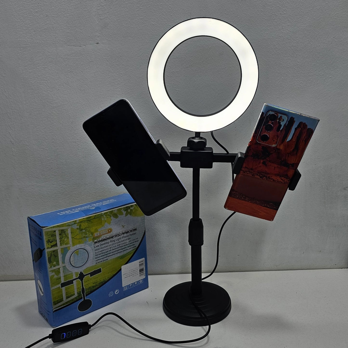 Ring light holder for 2 phones
