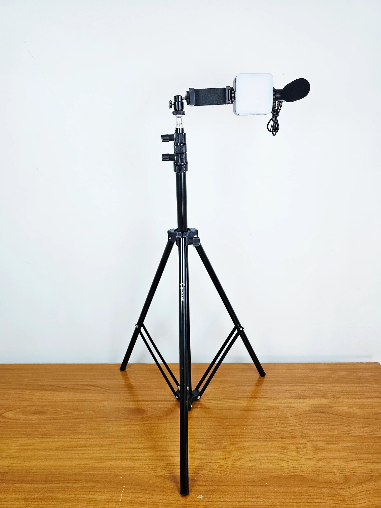 Pack creator 2 📢 تريبود بطول 2 متر + إضاءة +ميكروفون +ريموت بلوتوث + تريبود مجاني